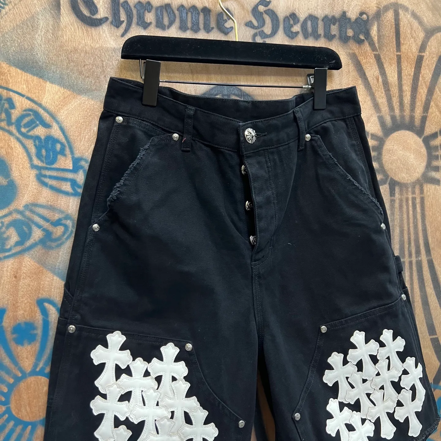 P520 chrome hearts limited series new city limited jeans Chrome Hearts city limited denim shorts vintage levis American made 501 505 517 base version remake Levis American made 501 base version imported sheepskin 925 silver remake Customers provide waist and pants length or height and weight. The studio will select the most suitable base version for you to remake. There are many people doing remakes in the market. Don’t belittle or comment. The difference is visible to the naked eye. See and compare for yourself #CHROME HEARTS Unisex style